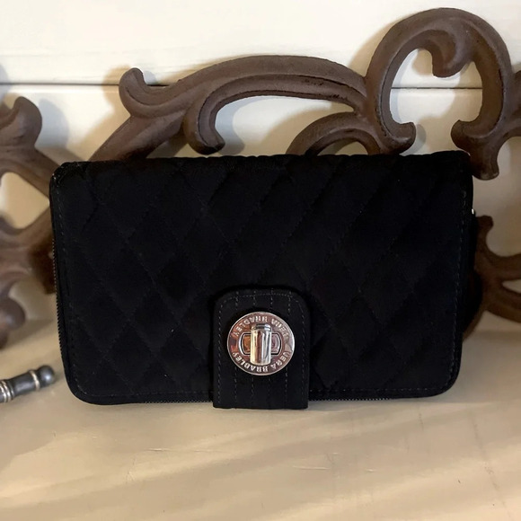 Vera Bradley Microfiber Quilted Black Turnlock Wallet Zip Cards Compartment - Picture 1 of 12
